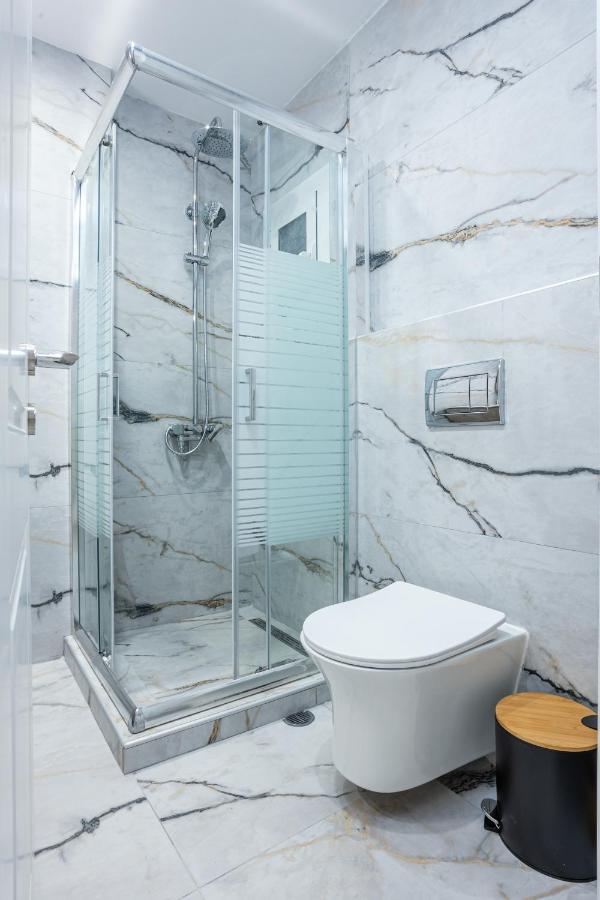 Luxury Downtown Apartment E1 Salonicco Esterno foto